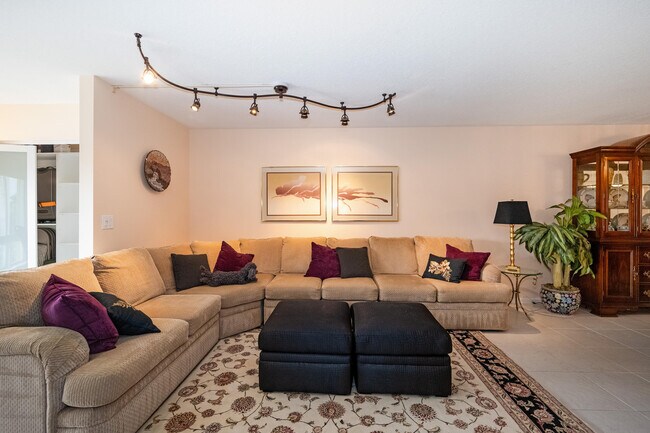 Building Photo - 5749 Gemstone Ct