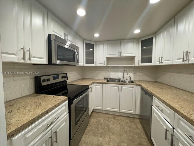 Building Photo - 8054 Camino Ct