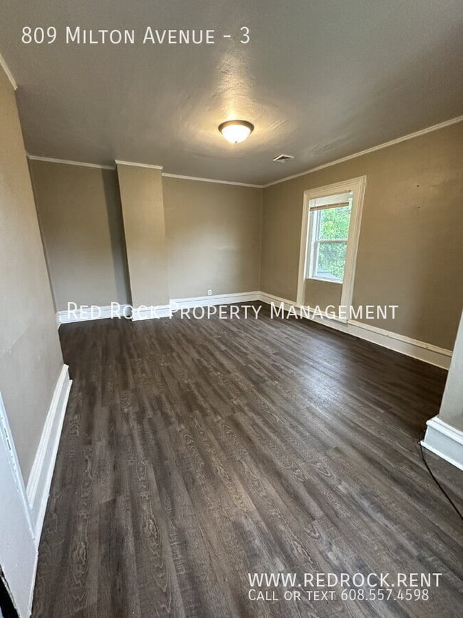 Building Photo - 809 Milton Ave