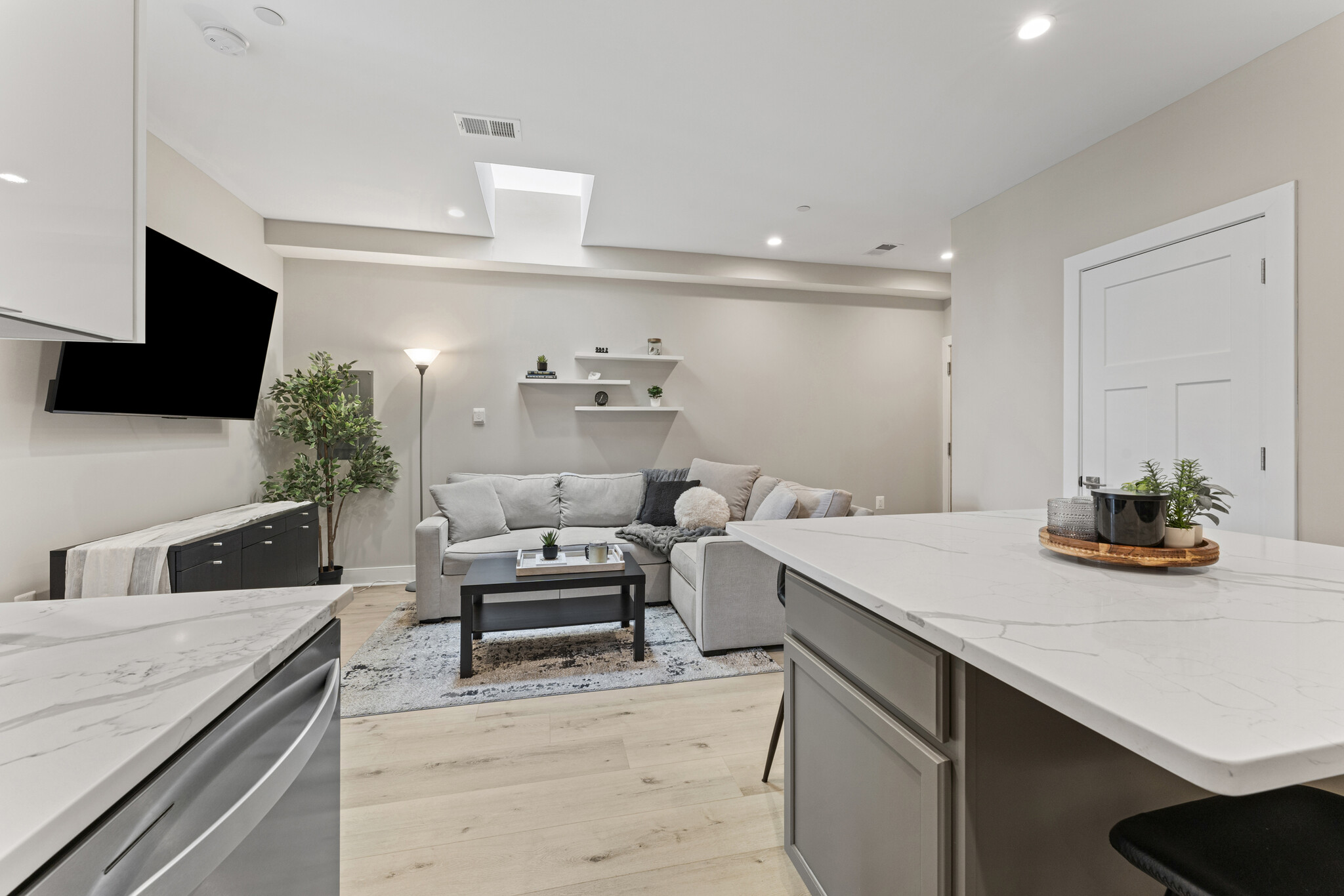 Building Photo - 818 Kennedy St NW