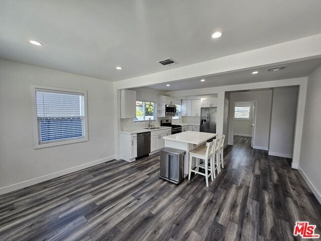 Building Photo - 4031 Brunswick Ave