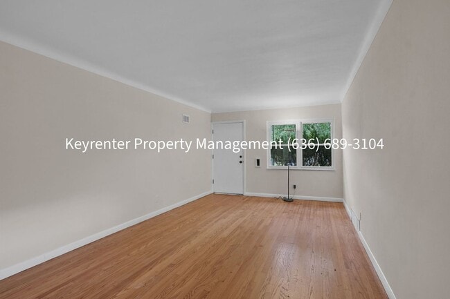 Building Photo - 5855 Pershing Ave