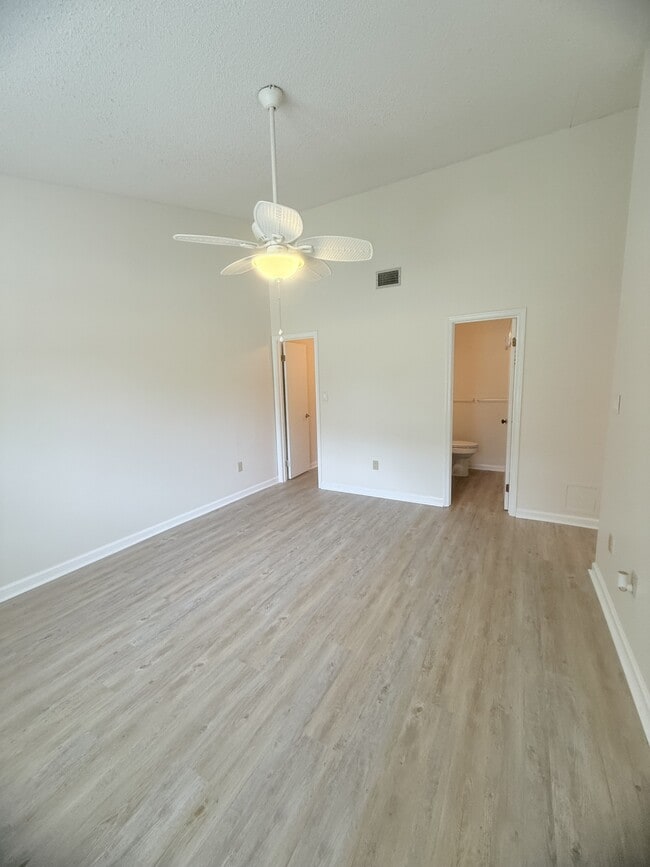 Building Photo - 6576 Pebble Beach Crescent