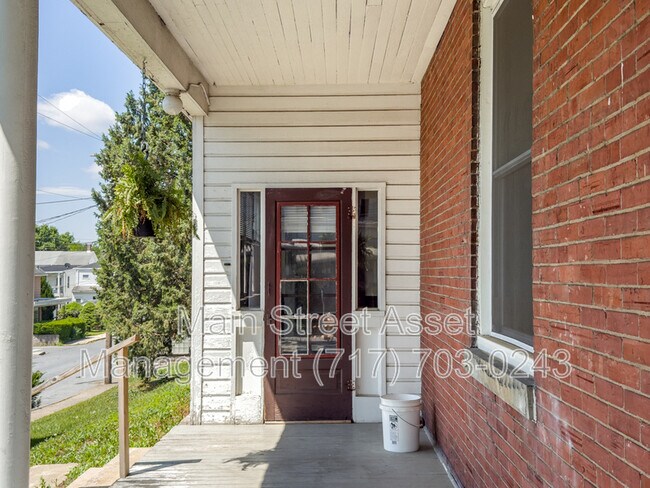 Building Photo - 139 S 29th St