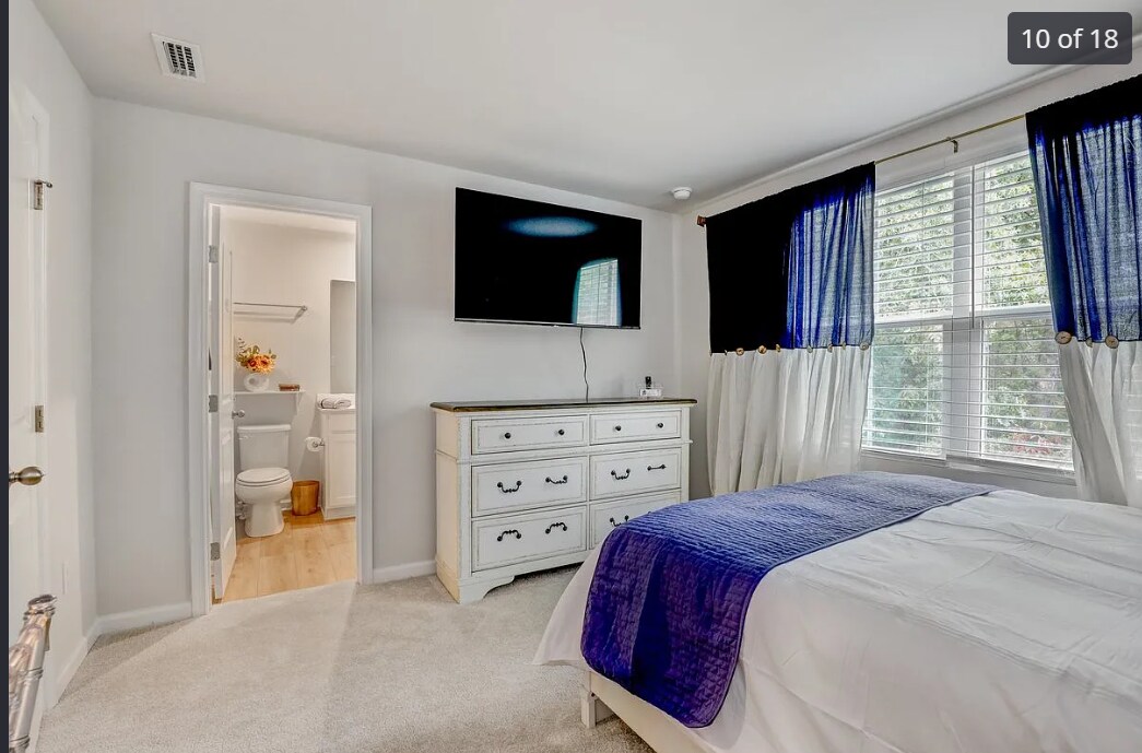 Master Bedroom - 1001 Cyprus Ct