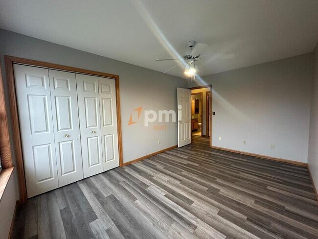 Building Photo - 343 Independence Dr