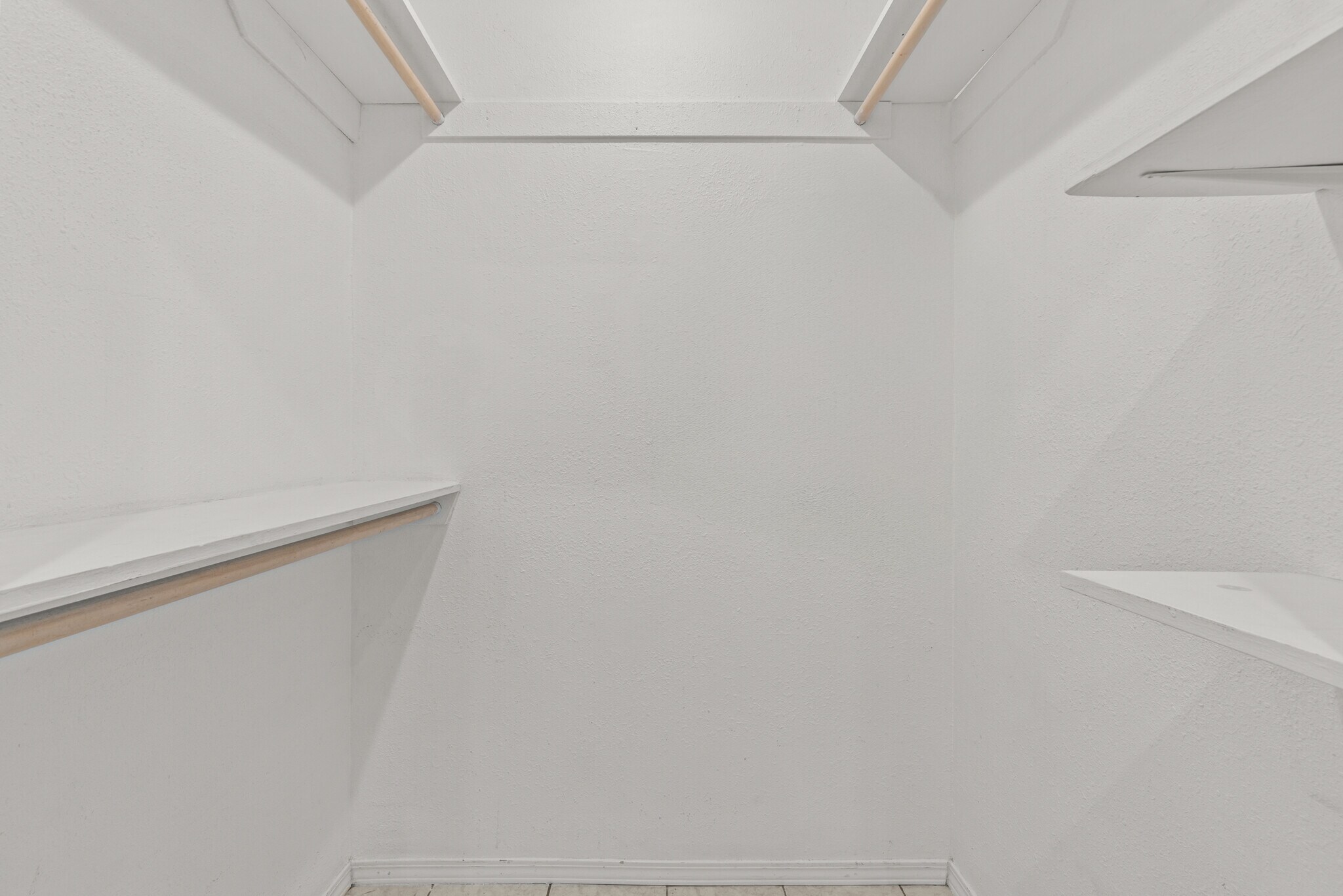 Walk-in closet - 2354 Fletcher Dr