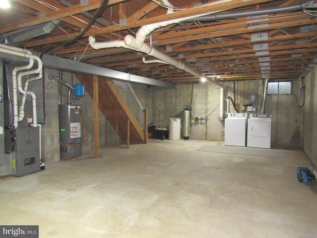 Building Photo - 716 Sandalwood Ln