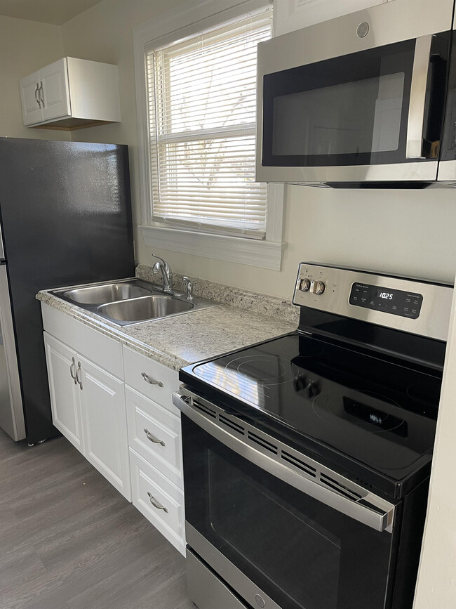 Building Photo - 406 Hammond St