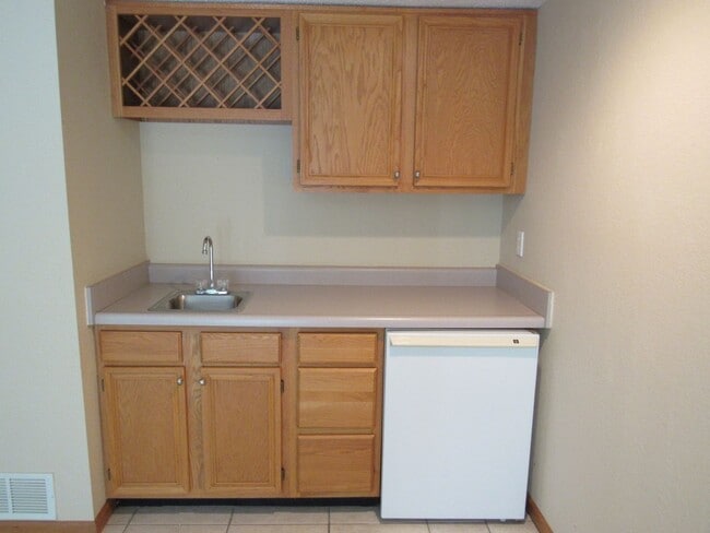 Building Photo - Lakefront house with Cove Protection