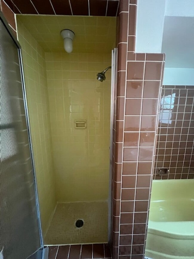 Building Photo - Beautiful Single Family Home in Fraser! AV...