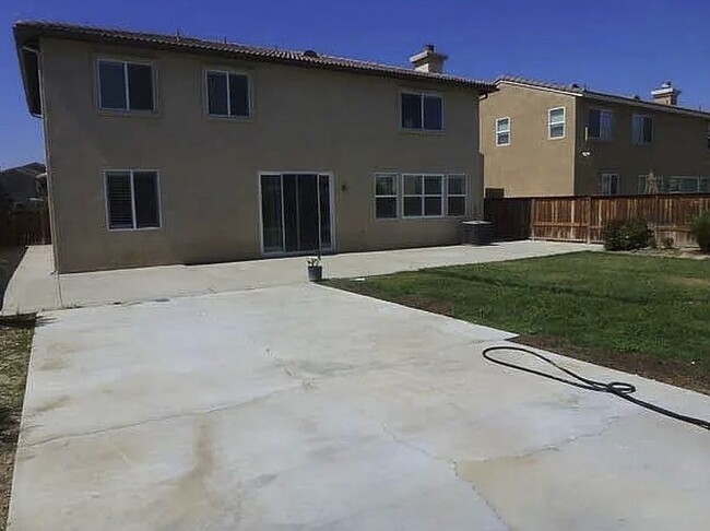Building Photo - 27647 Rosemont Ct