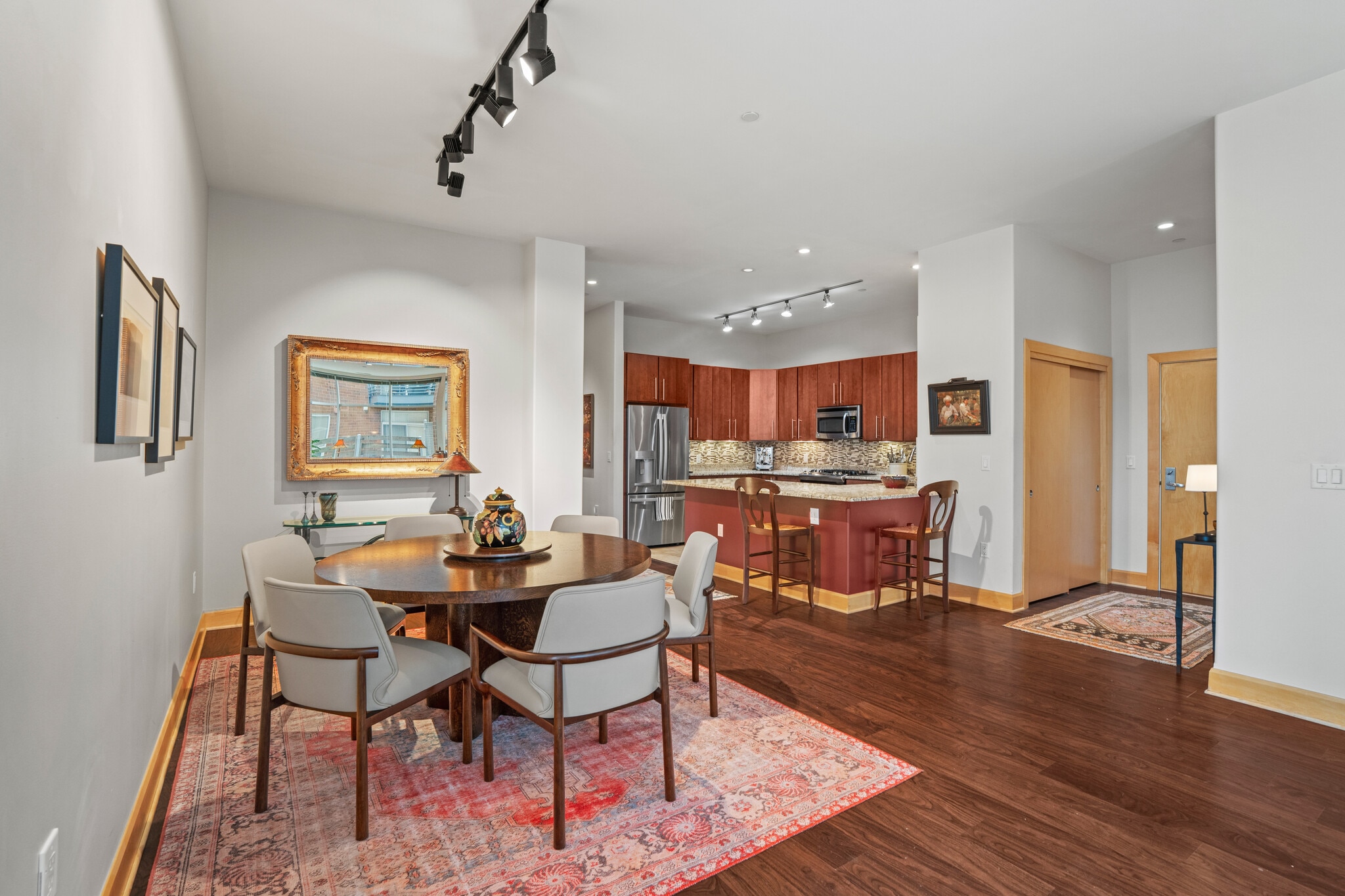 Kitchen & Dinette - 1111 N Marshall St