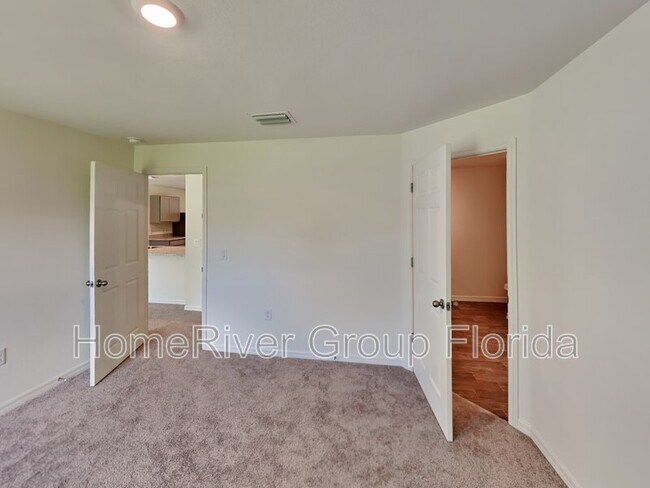 Building Photo - 2748 Cranbrook Ave