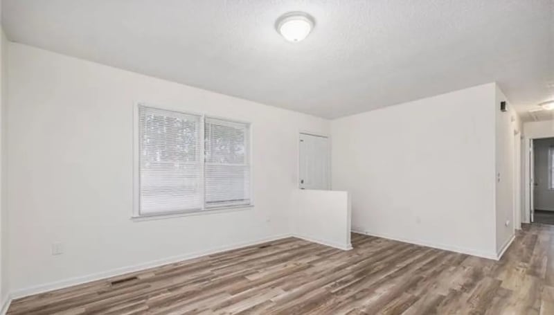 Building Photo - 1816 Azalea Ave