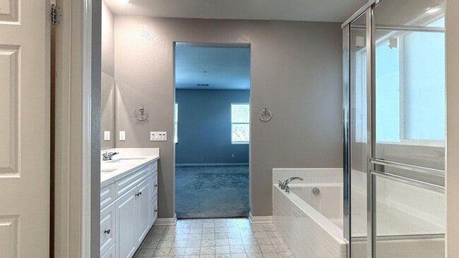 Building Photo - 11074 Avalon Way