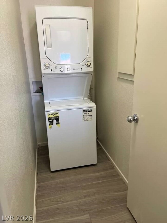 Building Photo - 9157 Desirable Ct