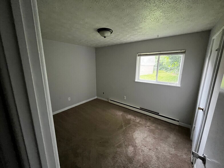 Building Photo - 4734 Castlebar St NW