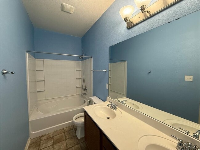 Building Photo - 1722 E Mesa Park Dr