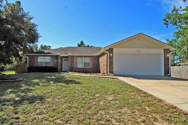 Building Photo - Spacious 3-Bedroom Home in Gulf Breeze wit...