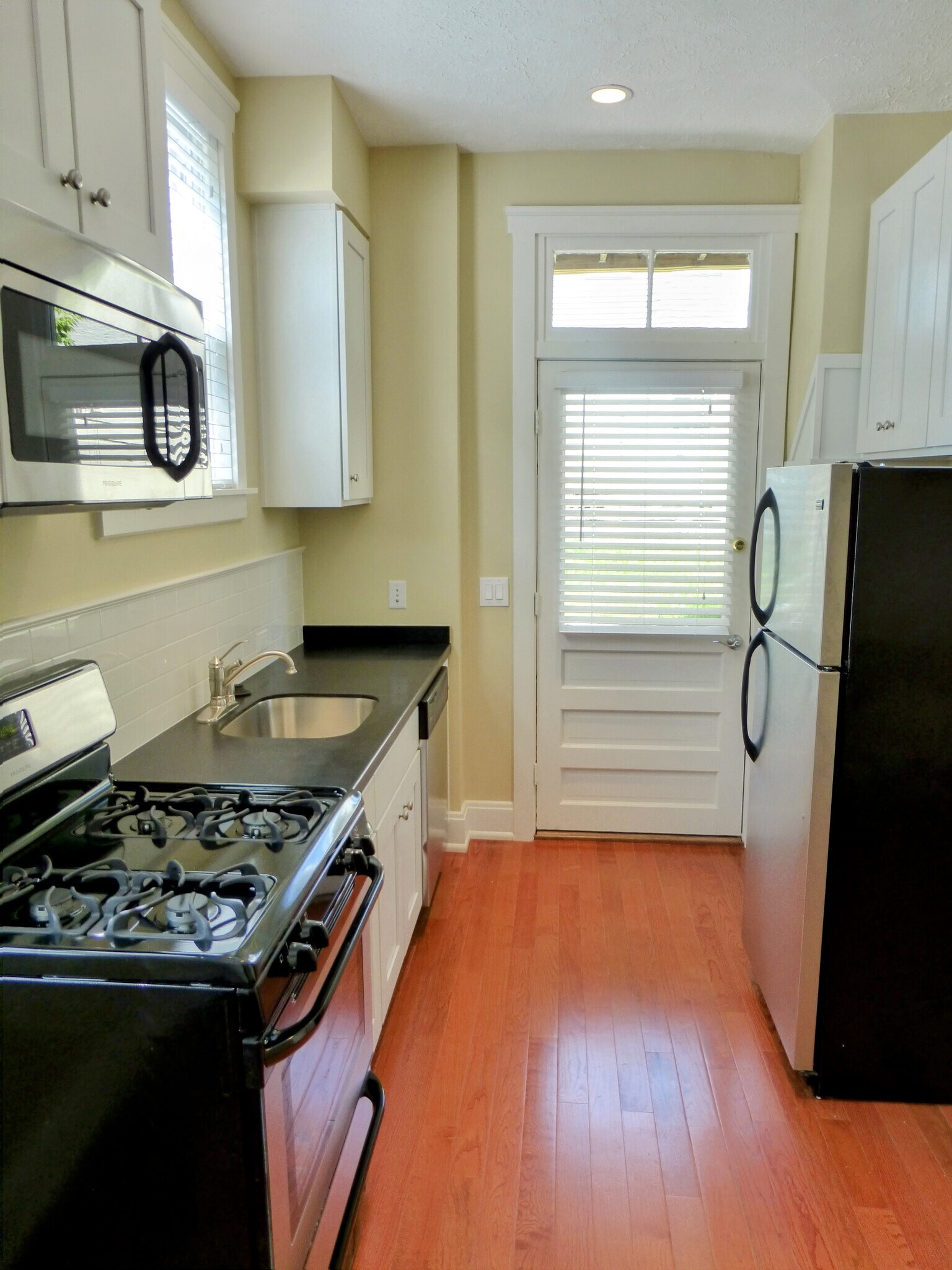 Kitchen - 1117 Belvedere St