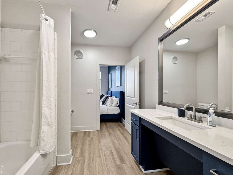 Building Photo - 2916 Indiana St