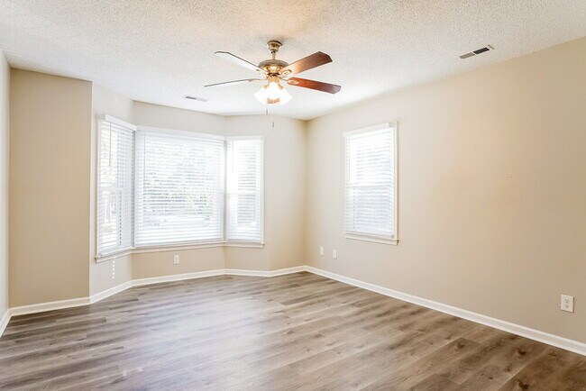 Building Photo - 1716 Netherfield Ln