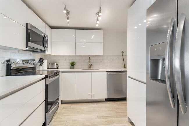 Building Photo - 200 178th Dr