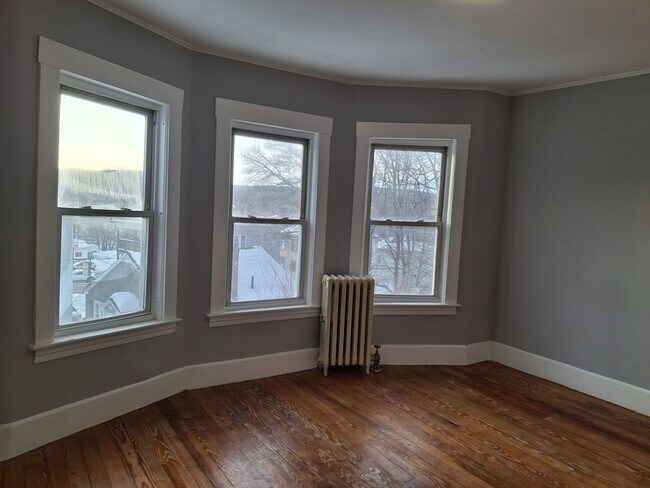 Building Photo - 14 Florence St