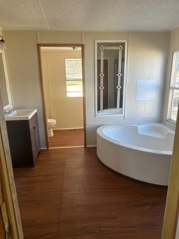 Building Photo - 237 Crescent Creek Ln