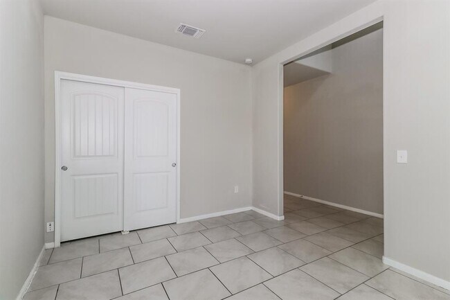Building Photo - 9201 Sawyer Fay Ln