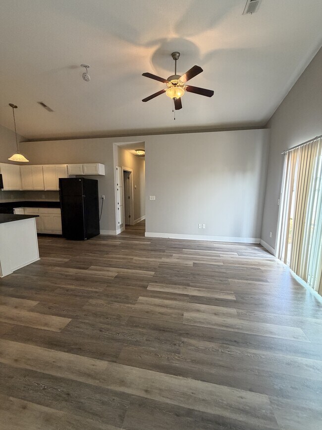 Building Photo - 5577 N Edwards Cir
