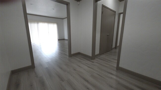 Building Photo - 2400 N Braeswood Blvd