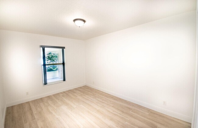 Building Photo - 12523 169th Ct N