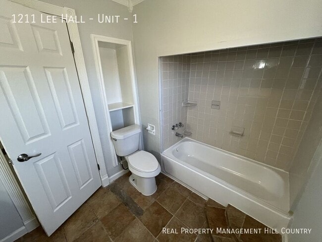 Building Photo - 1211 Lee Hall St