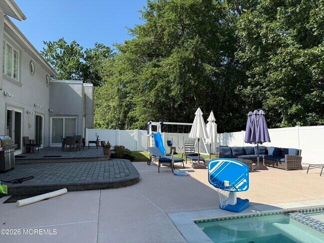 Building Photo - 7 Harvard Ct