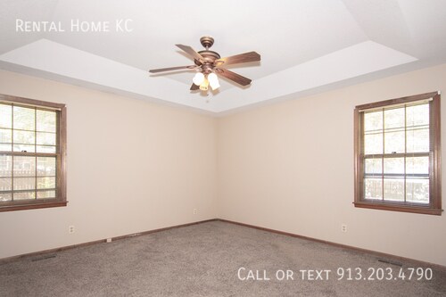 Building Photo - 13828 W 110th Terrace