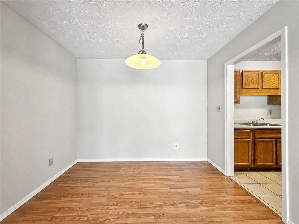 Building Photo - 1702 Country Park Dr