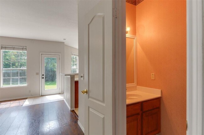 Building Photo - 1204 Stepp Bend