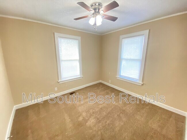 Building Photo - 1356 Faxon Ave