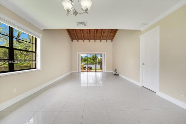 Building Photo - 3719 Estepona Ave