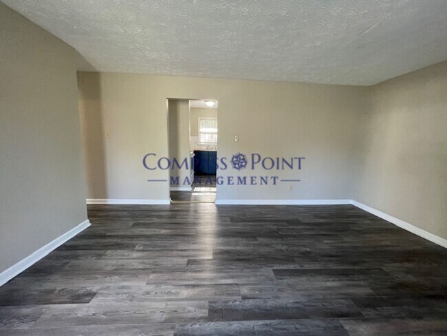 Building Photo - Newly Renovated Just For You!