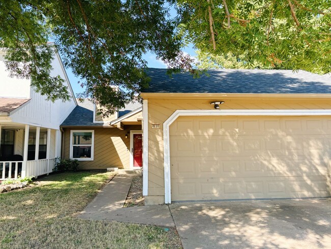 Primary Photo - Adorable Broken Arrow Home