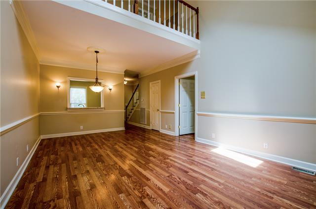 Building Photo - 3BR/2BA TOWNHOME NEAR DOWNTOWN FRANKLIN! WALK TO THE PARK.