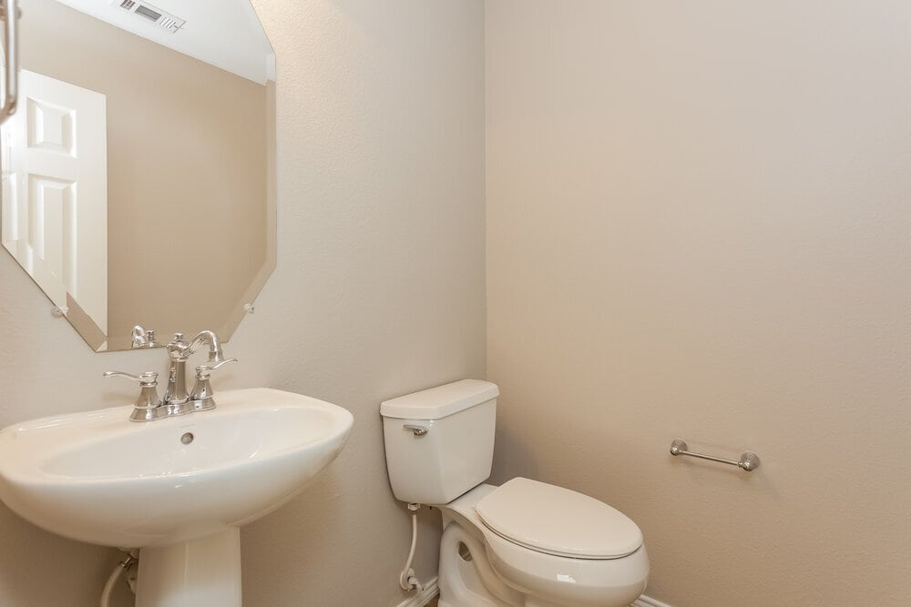 Building Photo - 5828 Ridge Lake Dr