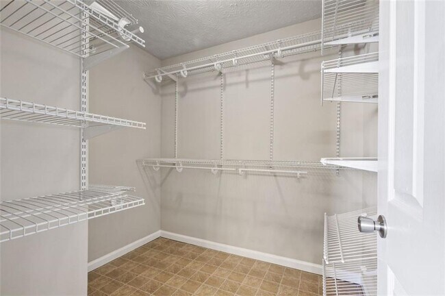 Building Photo - 1442 Glenover Cir