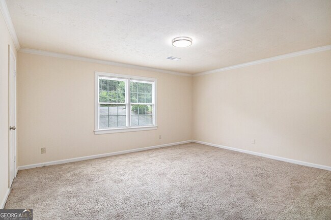 Building Photo - 2884 Spruce Cir