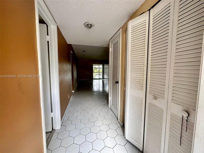 Building Photo - 3360 Spanish Moss Terrace
