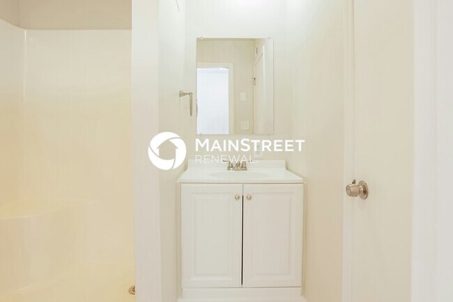 Building Photo - 5 Bedroom Pet-Friendly Home in Winston-Salem, NC with Main Street Renewal