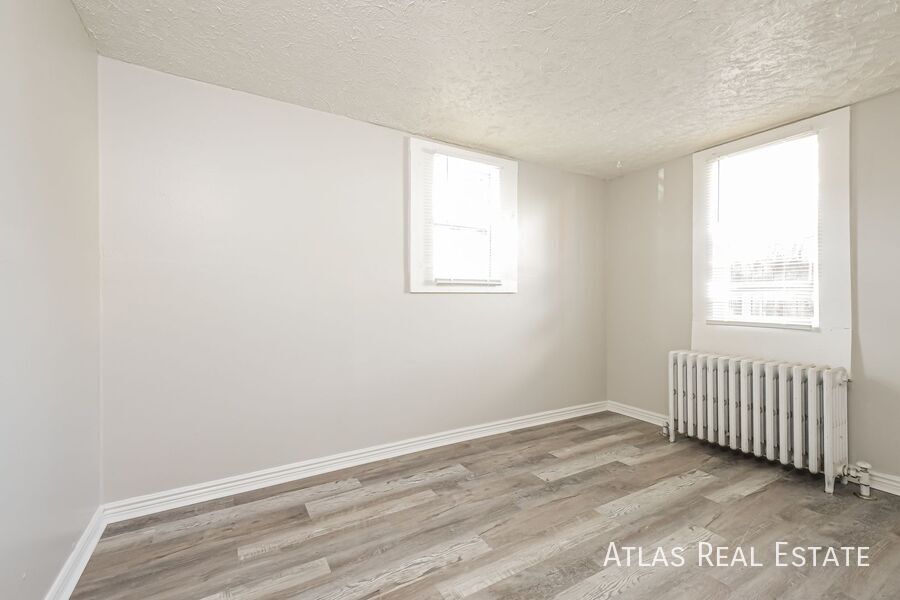 Building Photo - 657 Irving St